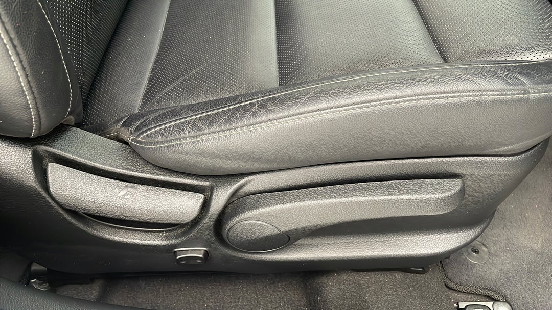 2017 Kia Cerato Sport + Nav, Automatic, 26021 km, Drivers Side Adjustment Panel