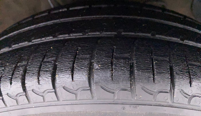 2019 Hyundai NEW SANTRO SPORTZ 1.1, Petrol, Manual, 44,763 km, Right Front Tyre Tread