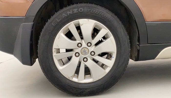 2015 Maruti S Cross ZETA 1.3, Diesel, Manual, 1,10,856 km, Right Rear Wheel