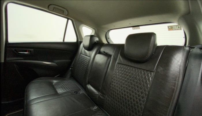 2015 Maruti S Cross ZETA 1.3, Diesel, Manual, 1,10,856 km, Right Side Rear Door Cabin