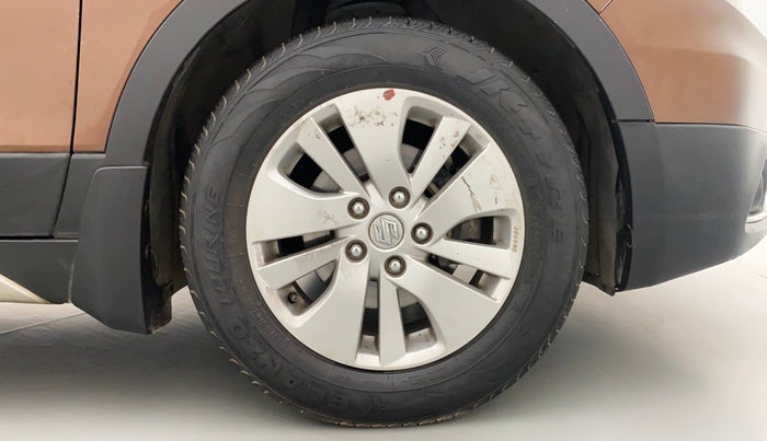 2015 Maruti S Cross ZETA 1.3, Diesel, Manual, 1,10,856 km, Right Front Wheel