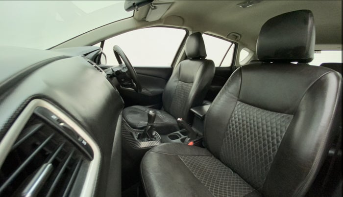 2015 Maruti S Cross ZETA 1.3, Diesel, Manual, 1,10,856 km, Right Side Front Door Cabin
