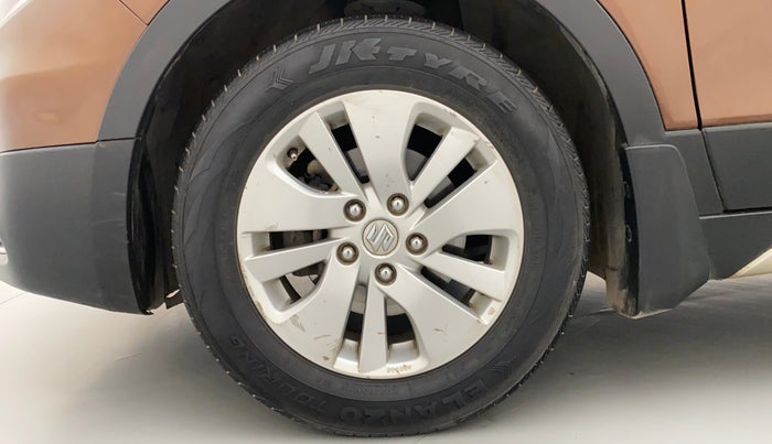 2015 Maruti S Cross ZETA 1.3, Diesel, Manual, 1,10,856 km, Left Front Wheel