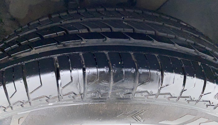 2016 Hyundai Elite i20 SPORTZ 1.2, Petrol, Manual, 30,830 km, Right Front Tyre Tread