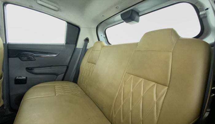 2018 Mahindra Kuv100 K2 TRIP CNG, CNG, Manual, 79,577 km, Right Side Rear Door Cabin