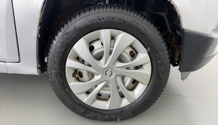 2018 Mahindra Kuv100 K2 TRIP CNG, CNG, Manual, 79,577 km, Right Front Wheel
