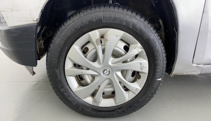 2018 Mahindra Kuv100 K2 TRIP CNG, CNG, Manual, 79,577 km, Left Front Wheel