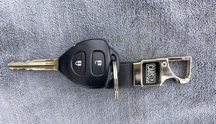 2015 Toyota Fortuner 3.0 MT 4X2, Diesel, Manual, 50,357 km, Key Close Up