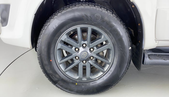 2015 Toyota Fortuner 3.0 MT 4X2, Diesel, Manual, 50,357 km, Left Front Wheel