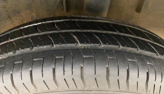 2019 Renault TRIBER RXZ, Petrol, Manual, 51,724 km, Left Rear Tyre Tread