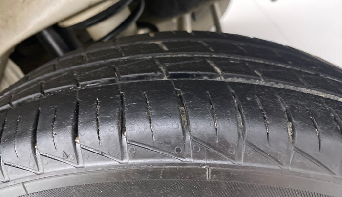 2019 Maruti Alto LXI, Petrol, Manual, 43,483 km, Left Rear Tyre Tread