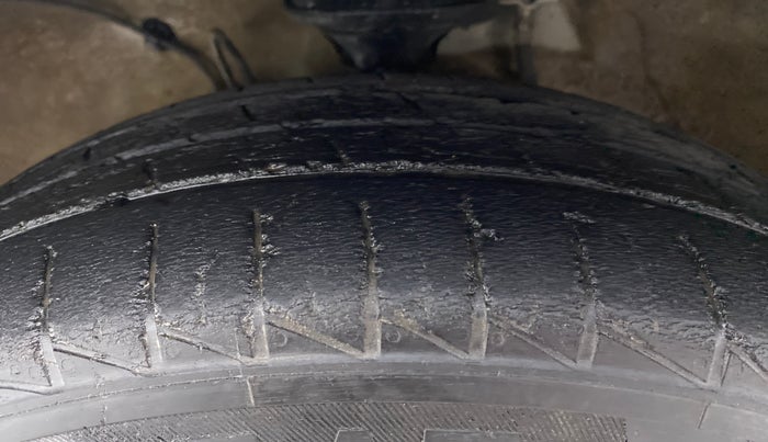 2019 Maruti Alto LXI, Petrol, Manual, 43,483 km, Left Front Tyre Tread