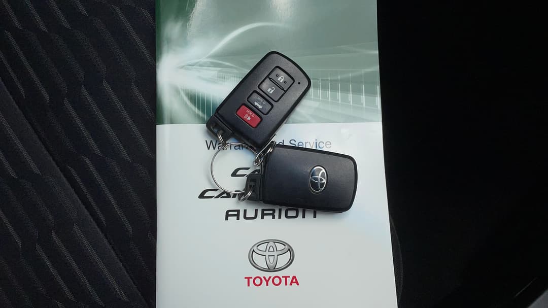 2017 Toyota Camry Rz S.e., Automatic, 111371 km, Key Close-up