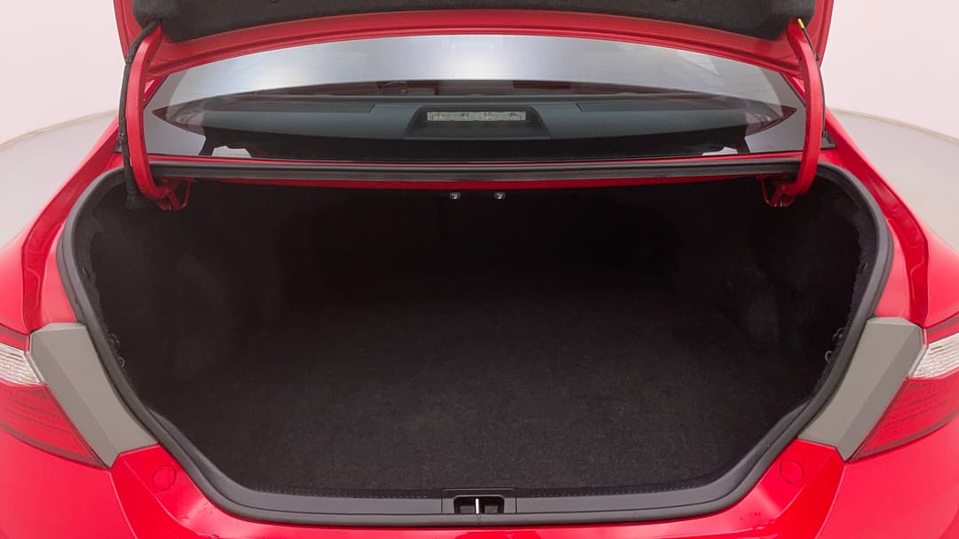 2017 Toyota Camry Rz S.e., Automatic, 111371 km, Boot Inside View