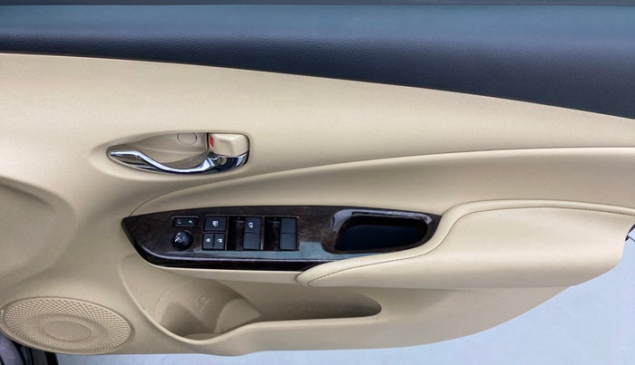 2020 Toyota YARIS VX CVT, Petrol, Automatic, 15,550 km, Driver Side Door Panels Control