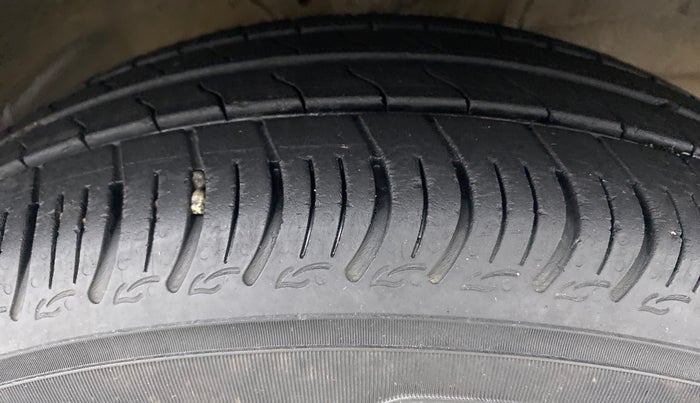 2019 Maruti S PRESSO VXI PLUS, Petrol, Manual, 18,603 km, Right Front Tyre Tread