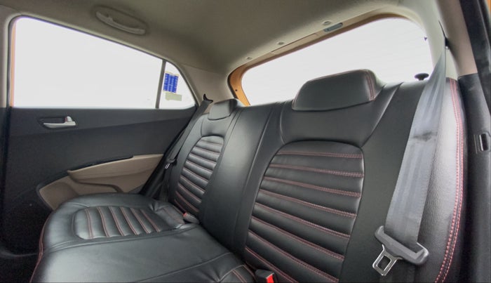 2016 Hyundai Grand i10 SPORTZ 1.2 KAPPA VTVT, Petrol, Manual, 18,831 km, Right Side Rear Door Cabin
