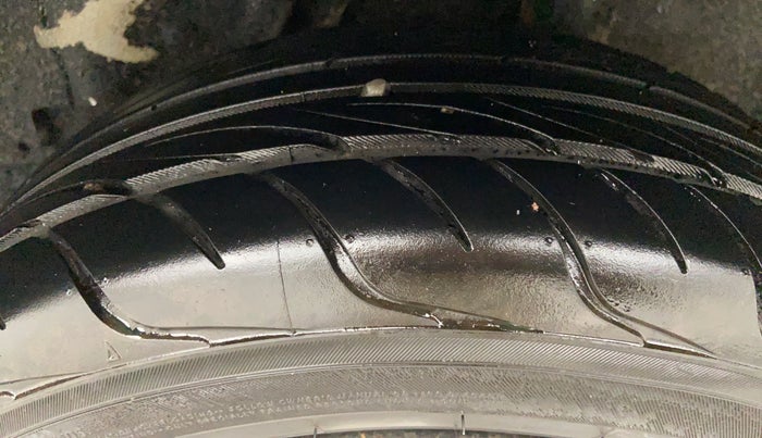 2017 Honda City V MT PETROL, Petrol, Manual, 47,252 km, Left Rear Tyre Tread