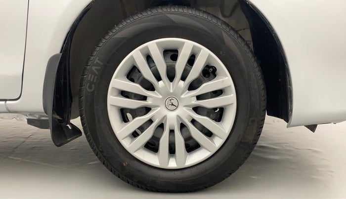 2015 Toyota Etios Liva G, Petrol, Manual, 1,22,598 km, Right Front Tyre