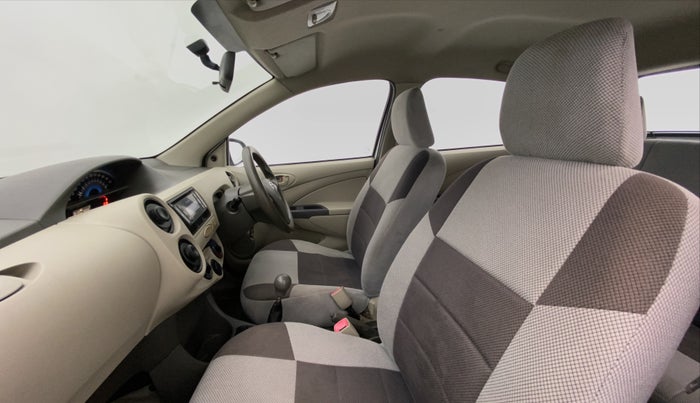 2015 Toyota Etios Liva G, Petrol, Manual, 1,22,598 km, Right Side Front Door Cabin View