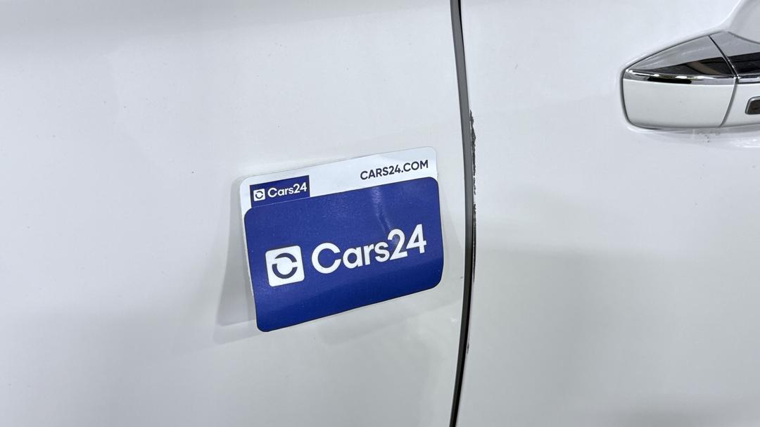 2021 MG Zst Excite, Automatic, 82645 km, Doors Front RHS Scratch
