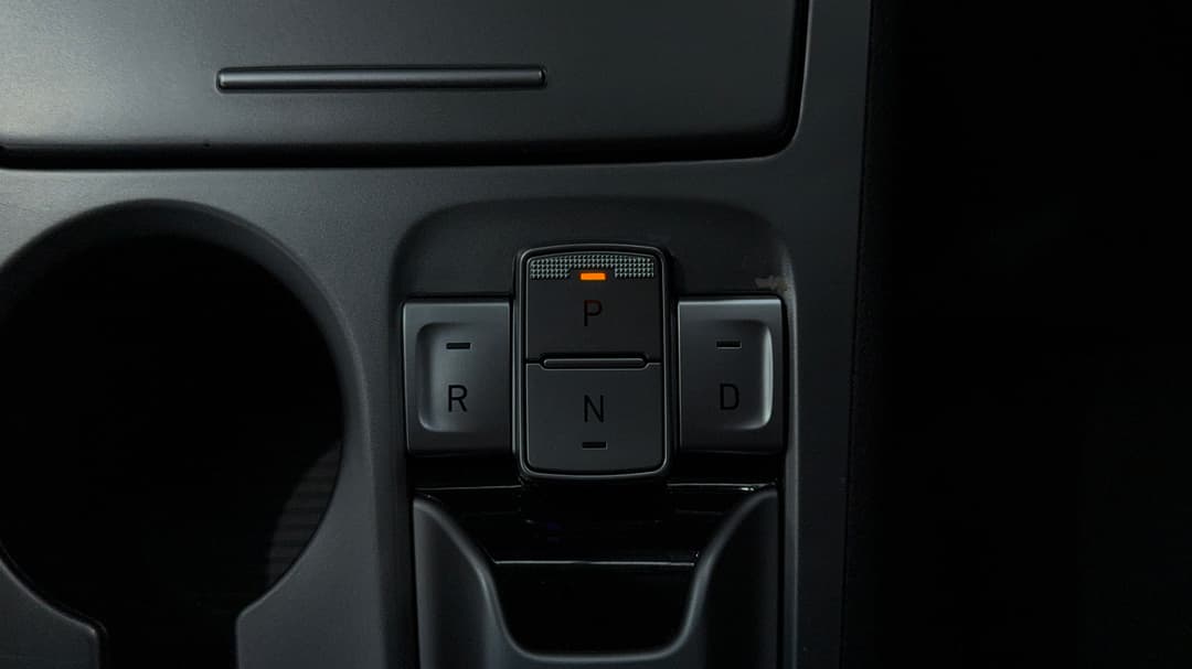 2023 Hyundai Kona Elite Electric Ext Range, Automatic, 21766 km, Gear Lever 