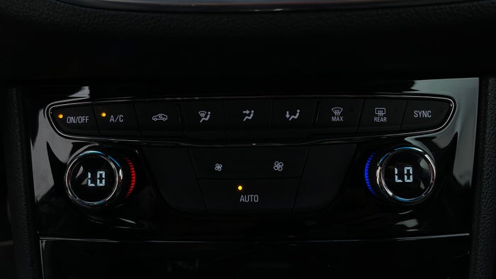 Opel Astra-Automatic Climate Control