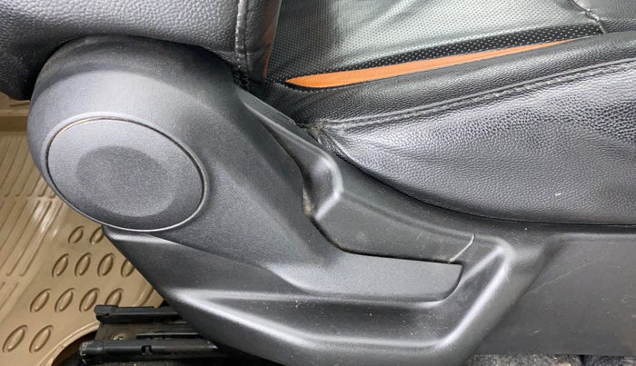 2019 Maruti New Wagon-R LXI CNG 1.0 L, CNG, Manual, 48,251 km, Driver Side Adjustment Panel