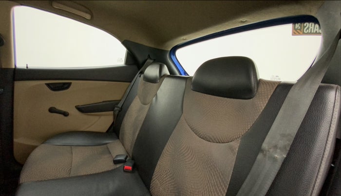 2014 Hyundai Eon MAGNA +, Petrol, Manual, 60,050 km, Right Side Rear Door Cabin
