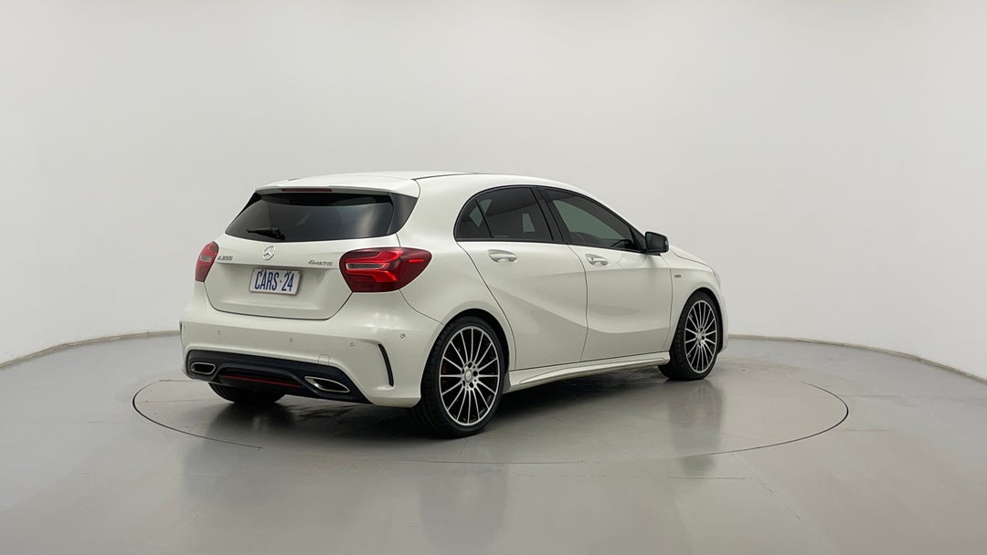 Right Back Diagonal (45- Degree) View