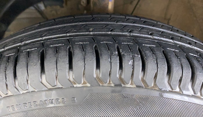 2018 Maruti Swift VXI, Petrol, Manual, 12,388 km, Left Front Tyre Tread