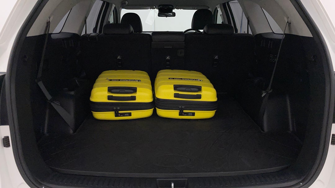 2019 Kia Sorento Sport (4x4), Automatic, 105515 km, Boot Inside View with Luggage