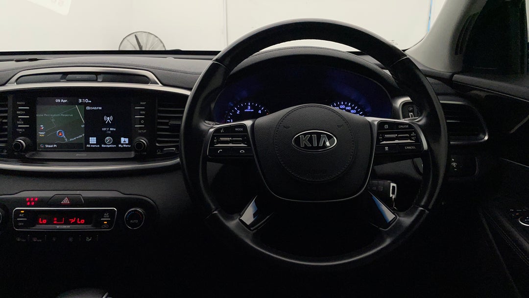 2019 Kia Sorento Sport (4x4), Automatic, 105515 km, Steering Wheel Close-up