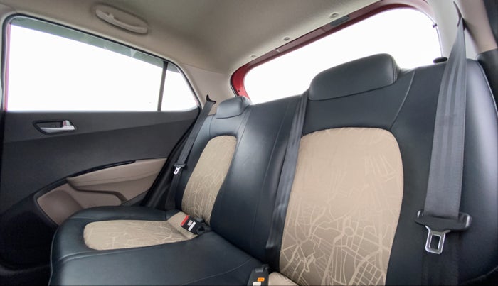 2018 Hyundai Grand i10 SPORTZ 1.2 KAPPA VTVT, Petrol, Manual, 37,952 km, Right Side Rear Door Cabin