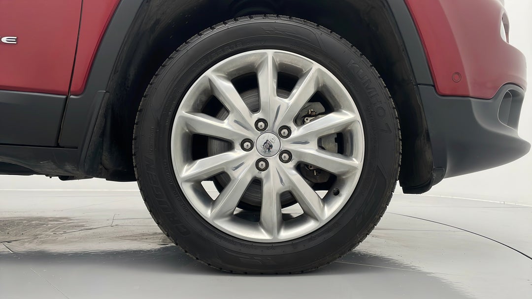 2015 Jeep Cherokee Limited (4x4), Automatic, 94409 km, Right Front Wheel