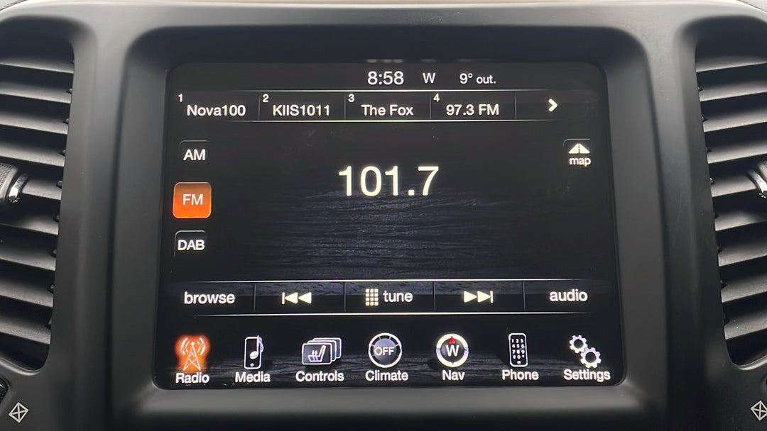 2015 Jeep Cherokee Limited (4x4), Automatic, 94409 km, Infotainment System