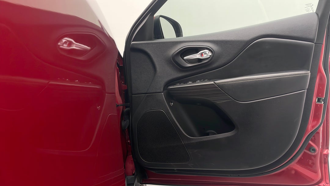 2015 Jeep Cherokee Limited (4x4), Automatic, 94409 km, Speaker View