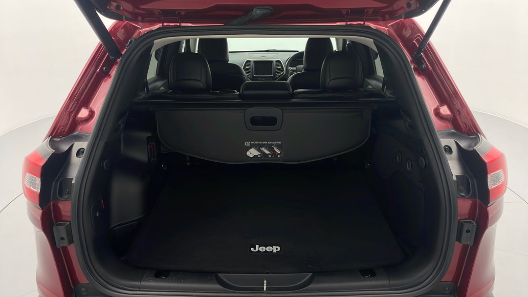 2015 Jeep Cherokee Limited (4x4), Automatic, 94409 km, Boot Inside View