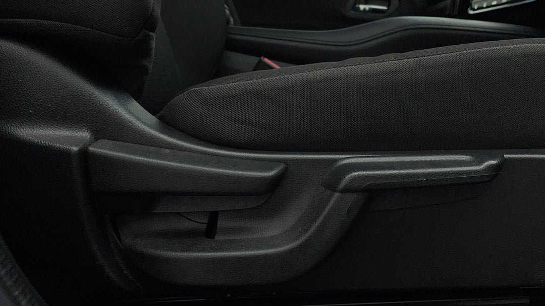 2021 Honda HR-V Vti, Automatic, 64787 km, Drivers Side Adjustment Panel