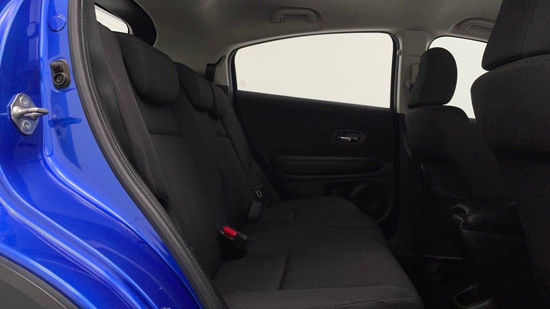 2021 Honda HR-V Vti, Automatic, 64787 km, Right Side Rear Door Cabin View