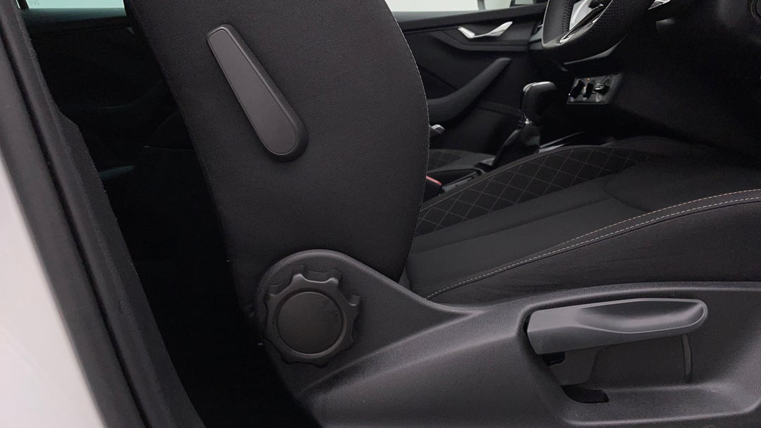 2023 SKODA Scala Ambition 85tsi, Automatic, 21589 km, Drivers Side Adjustment Panel