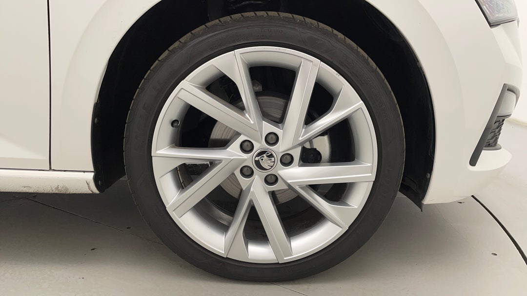 2023 SKODA Scala Ambition 85tsi, Automatic, 21589 km, Right Front Wheel