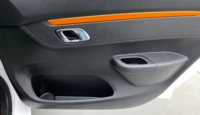 2021 Renault Kwid CLIMBER 1.0 (O), Petrol, Manual, 5,455 km, Driver Side Door Panels Control