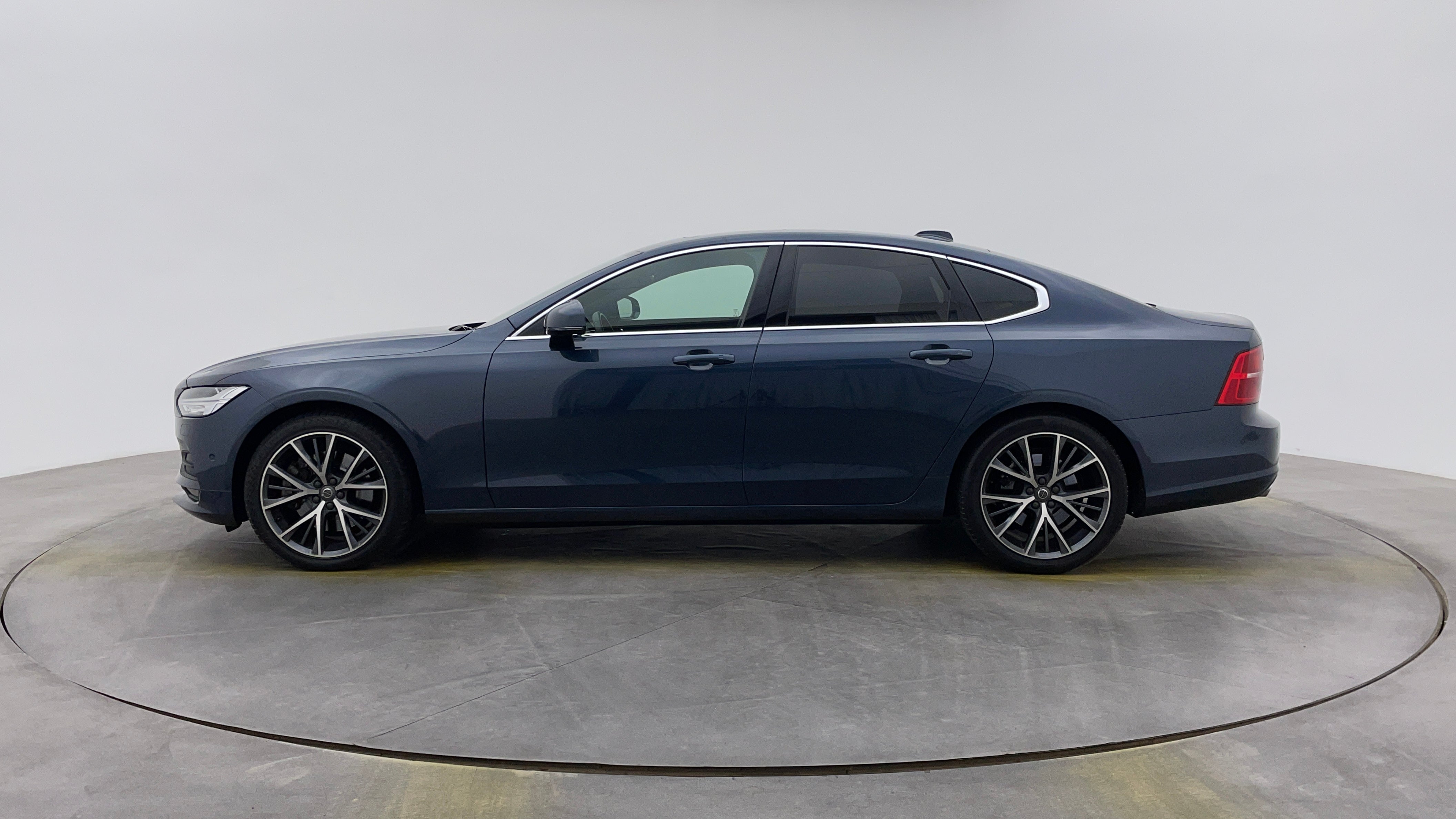 Volvo S90-Left Side View