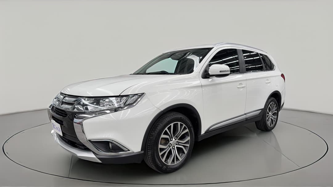 2017 Mitsubishi Outlander Ls Safety Pack (4x4) 7 Seats, Automatic, 144101 km, Left Front Diagonal (45- Degree) View