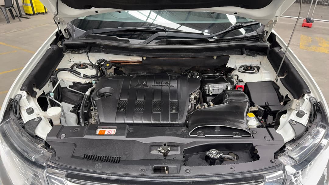 2017 Mitsubishi Outlander Ls Safety Pack (4x4) 7 Seats, Automatic, 144101 km, Open Bonnet (Engine)