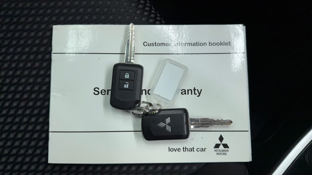 2017 Mitsubishi Outlander Ls Safety Pack (4x4) 7 Seats, Automatic, 144101 km, Key Close-up