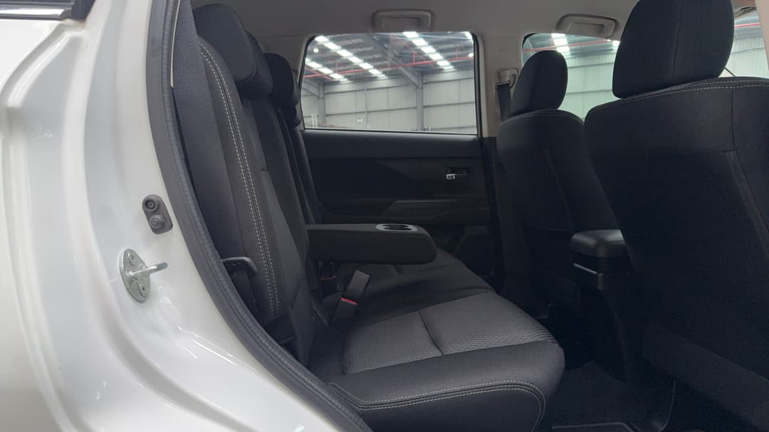 2017 Mitsubishi Outlander Ls Safety Pack (4x4) 7 Seats, Automatic, 144101 km, Right Side Rear Door Cabin View
