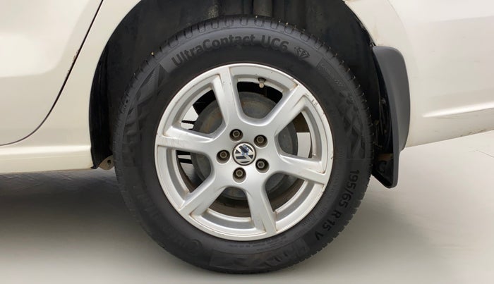 2012 Volkswagen Vento HIGHLINE PETROL AT, Petrol, Automatic, 83,625 km, Left Rear Wheel