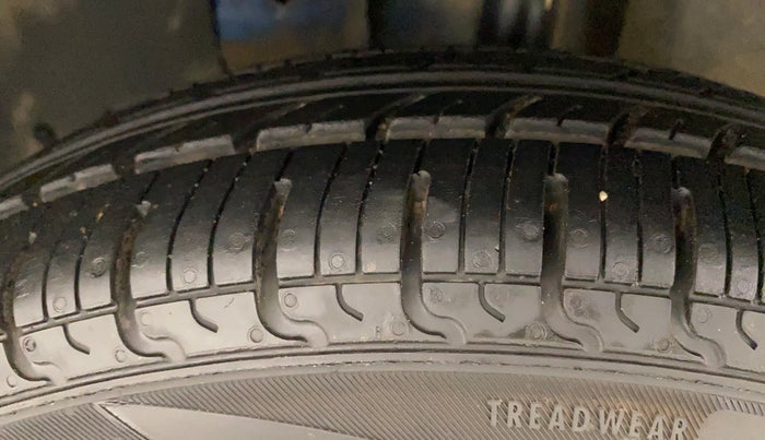 2018 Renault Kwid CLIMBER 1.0, Petrol, Manual, 37,650 km, Left Front Tyre Tread